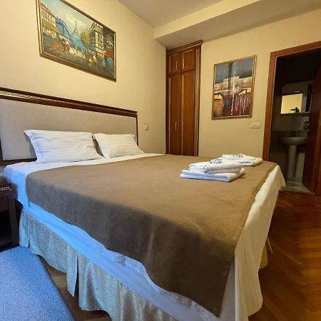 Boutique Hotel Travelling Actor - Skadarlija Belgrado Exterior foto